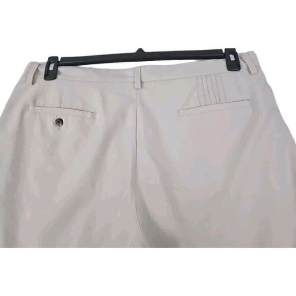 Adidas ClimaLite Khaki/Gray Flat Front Golf Shorts Men's Size 38. - Picture 4 of 10